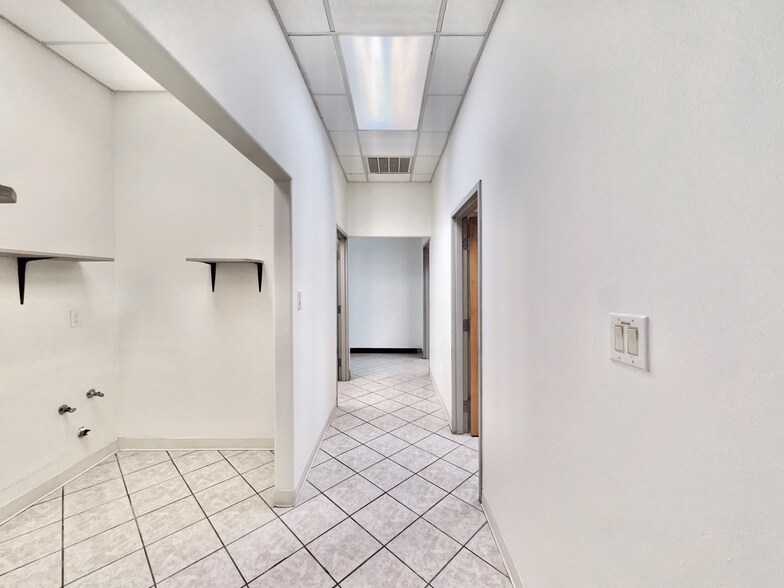 More Photos Of 1400 N Westgate Dr, Weslaco Unknown For Lease