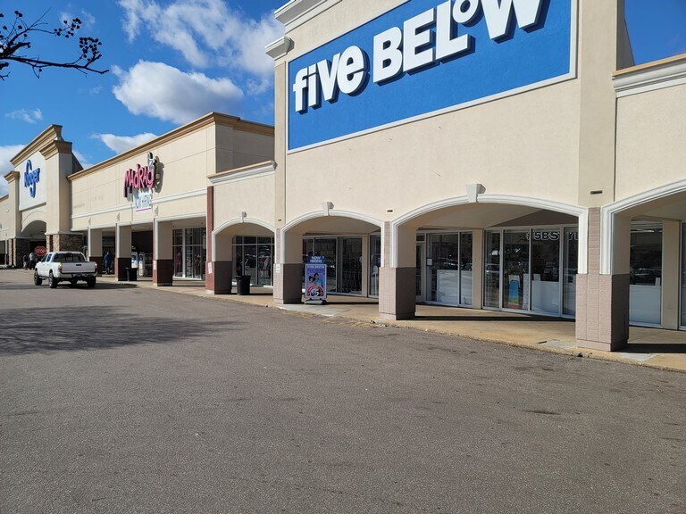 More Photos Of 4264-4320 Summer Ave, Memphis Unknown For Lease