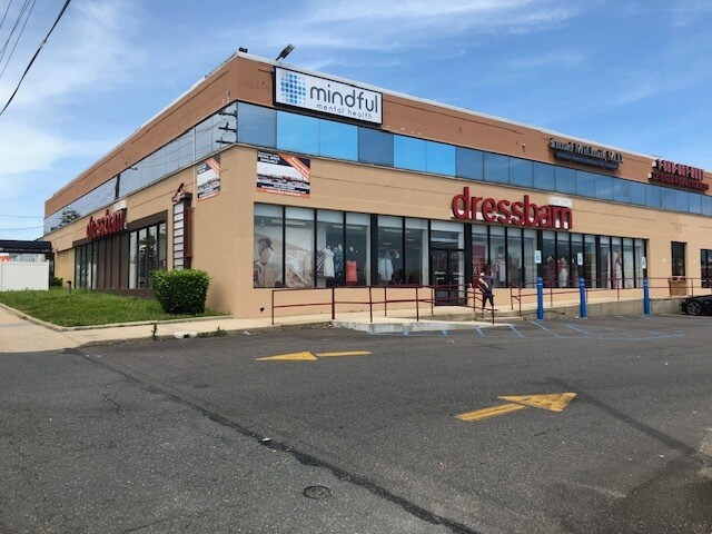 More Photos Of 510 Hempstead Tpke, West Hempstead Office For Lease