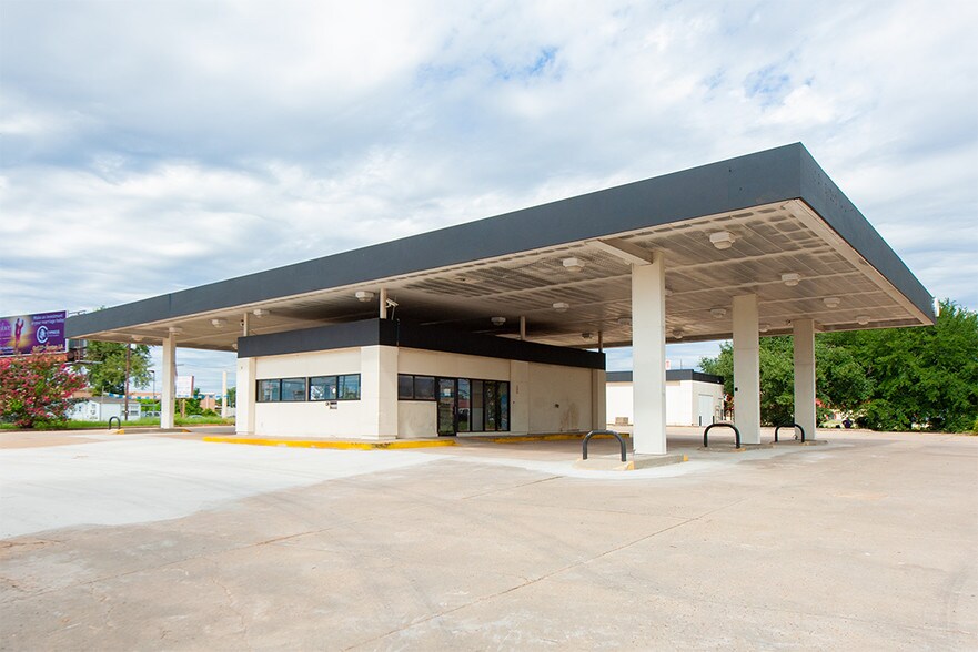 Primary Photo Of 100 Benton Spur, Bossier City Convenience Store For Sale