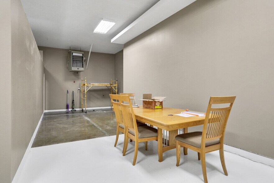 More Photos Of 269 Stone Schoolhouse Rd, Bloomingburg Warehouse For Sale