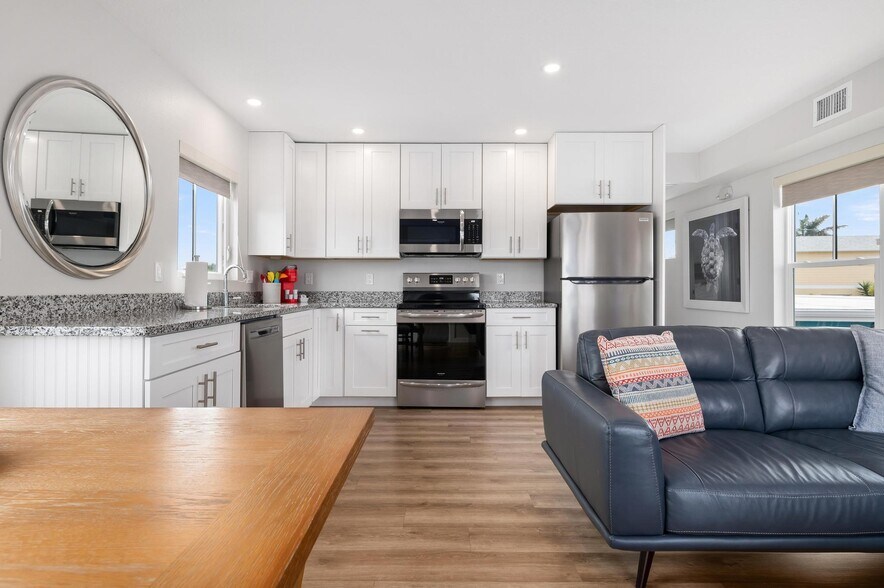 More Photos Of 212 Casey Key Rd, Nokomis Hotel For Sale