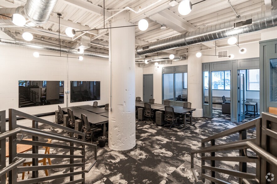 More Photos Of 603 Munger Ave, Dallas Office For Lease