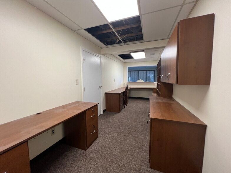 More Photos Of 76 E Main St, Huntington Medical For Lease