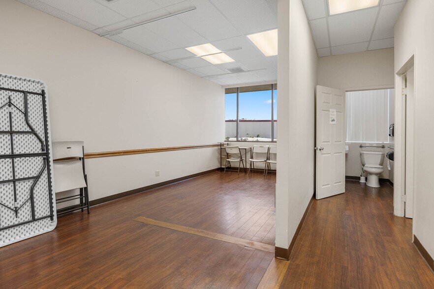 More Photos Of 98-1247 Kaahumanu St, Aiea Office For Sale