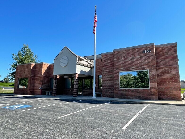 More Photos Of 8555 Monrovia St, Lenexa Office For Sale