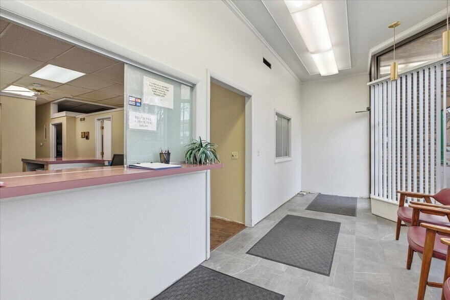 More Photos Of 24 N Walnut St, Glenwood Medical For Sale