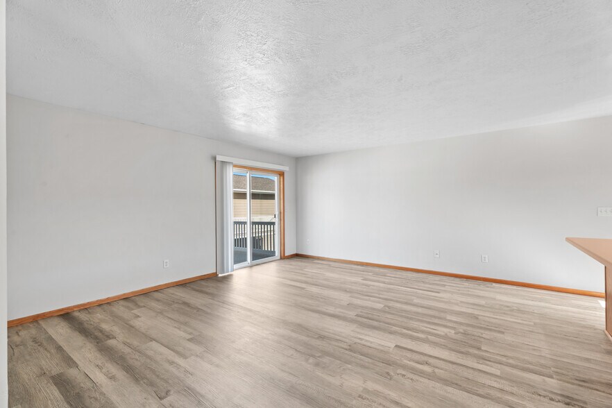 More Photos Of 1026 Cornell St, Vermillion Apartments For Sale