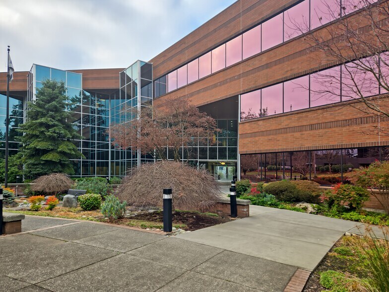 More Photos Of 11900 NE 1st St, Bellevue Coworking Space