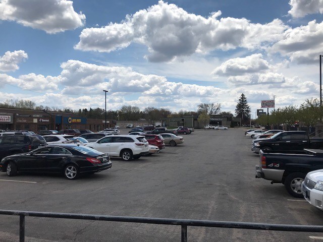 More Photos Of 110-114 S Rum River Dr, Princeton General Retail For Lease