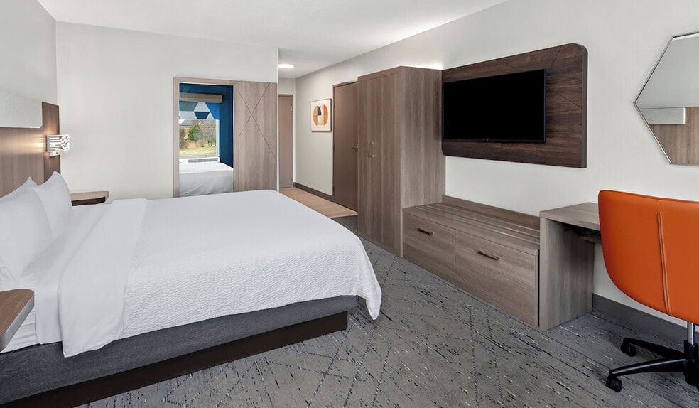 More Photos Of 2595 Bunker Hill Dr, Algonquin Hotel For Sale
