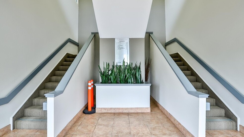 More Photos Of 151 Kalmus Dr, Costa Mesa Office Residential For Lease