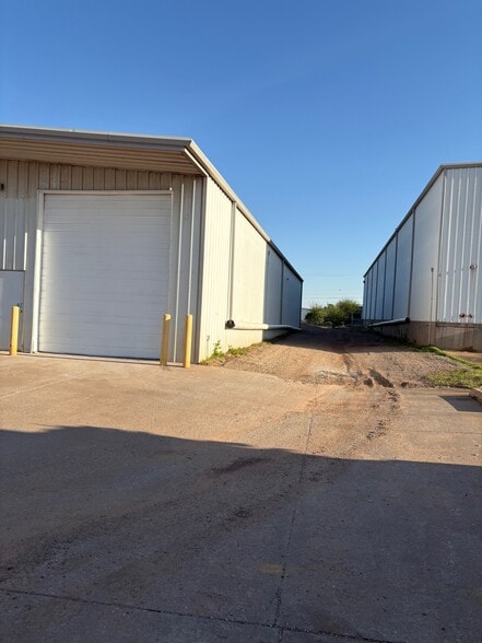 More Photos Of 410 S Eagle Ln, Oklahoma City Manufacturing For Lease