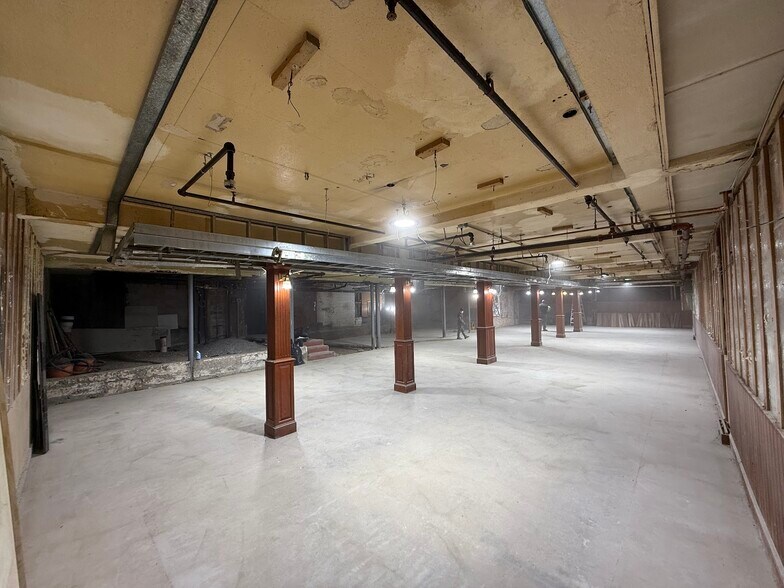 More Photos Of 345A Washington St, Brighton Storefront Retail Office For Lease