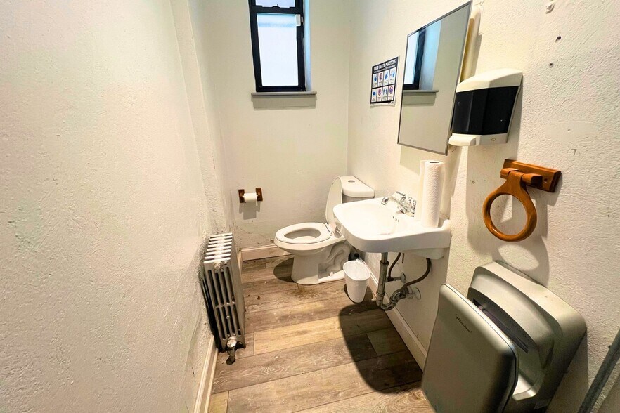 More Photos Of 72 68th St, Guttenberg Flex For Lease