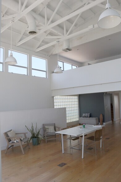 More Photos Of 1421 ABBOT KINNEY, Venice Office For Lease