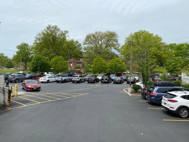 More Photos Of 733-737 White Plains Rd, Scarsdale Storefront Retail Office For Lease