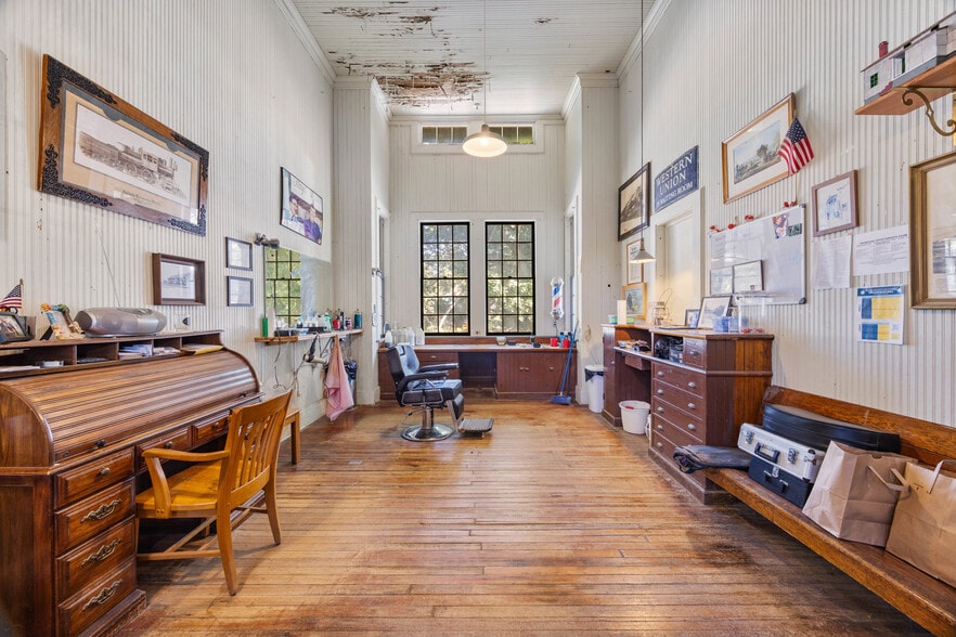 More Photos Of 234 North St, Caledonia General Retail For Sale