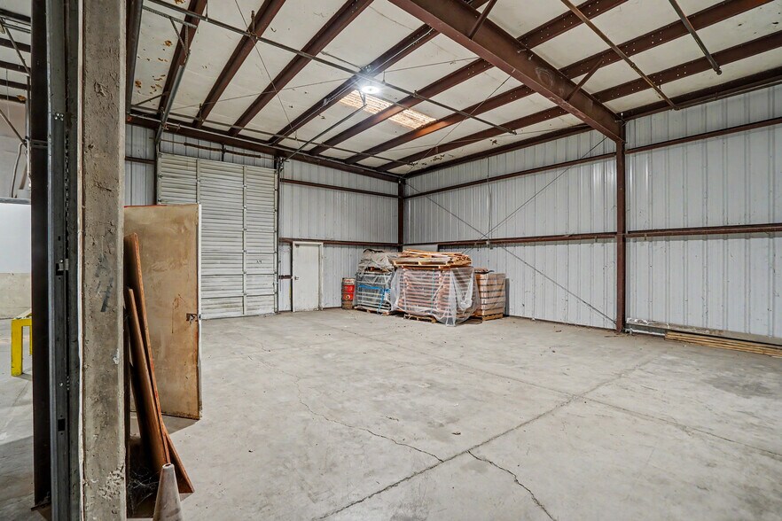 More Photos Of 3025 Kathryn Ave NE, Albany Warehouse For Lease