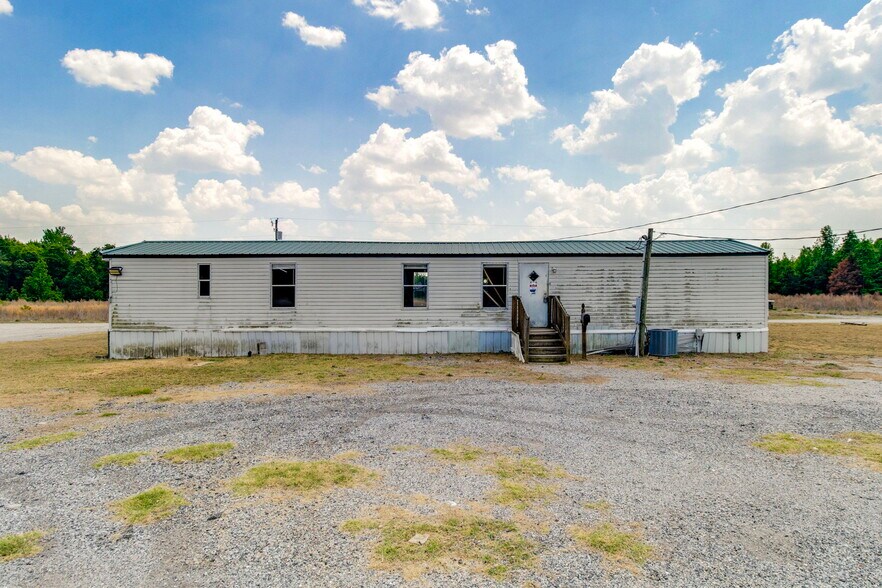 More Photos Of 267 Bell Rd, Mayesville Flex For Sale
