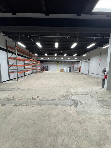 More Photos Of 1921 Pembroke Rd, Hollywood Warehouse For Lease