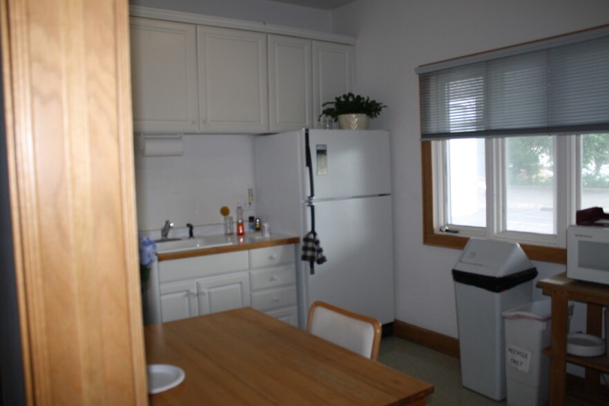 More Photos Of 6110 N Port Washington Rd, Milwaukee Office For Lease