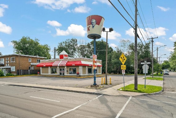 Primary Photo Of 1117 Boul Manseau, Joliette General Retail For Sale