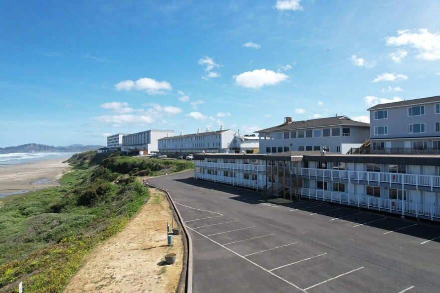 Primary Photo Of 536-614 SW Elizabeth St, Newport Hotel For Sale