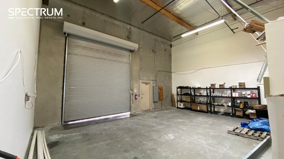 More Photos Of 26470 Ruether Ave, Santa Clarita Warehouse For Lease