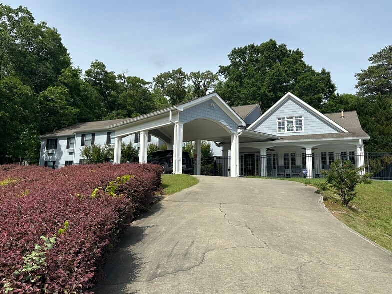 More Photos Of 519 Lawrenceville St, Norcross Assisted Living For Sale