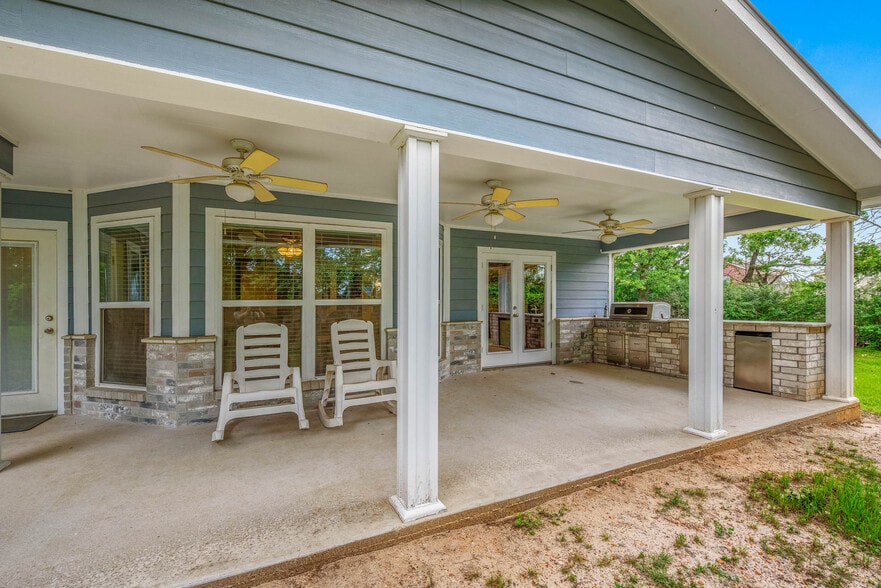 More Photos Of 13863 FM 2154 Rd, College Station Showroom For Sale