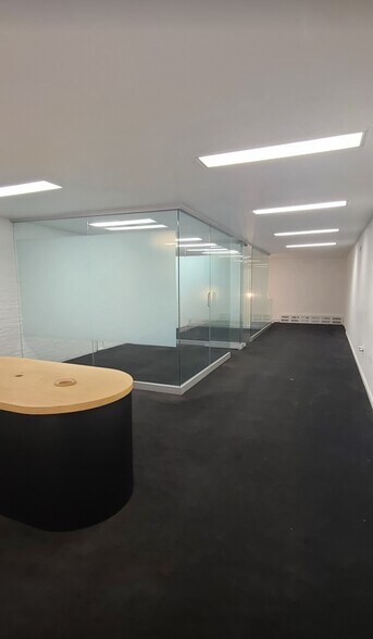 More Photos Of 17 Vestry St, New York Loft Creative Space For Lease