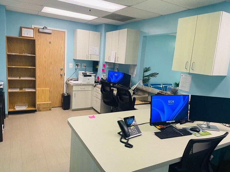 More Photos Of 1830 Town Center Dr, Reston Medical For Sale