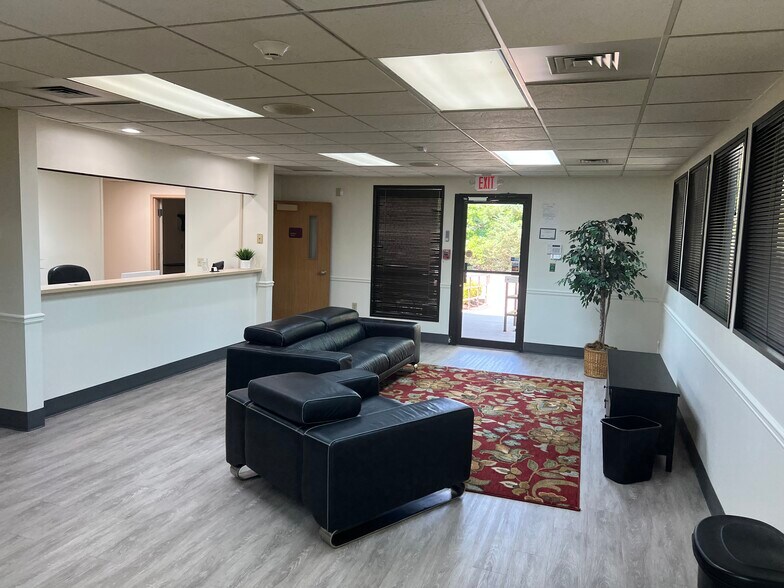 More Photos Of 6685 Merchants Way, Morrow Medical For Lease