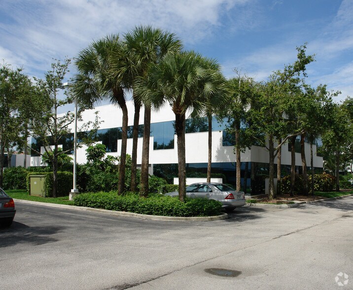 More Photos Of 7800 Peters Rd, Plantation Unknown For Lease