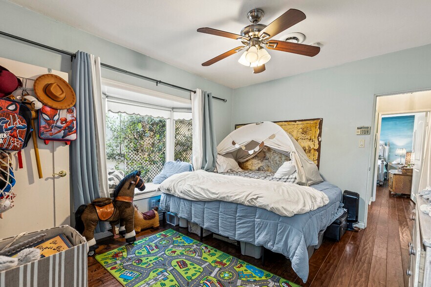 More Photos Of 906 E Commonwealth Ave, Fullerton Storefront For Sale