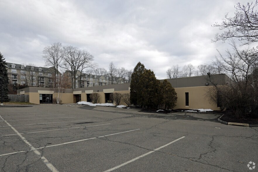 More Photos Of 917 Bridgeport Ave, Shelton Medical For Lease