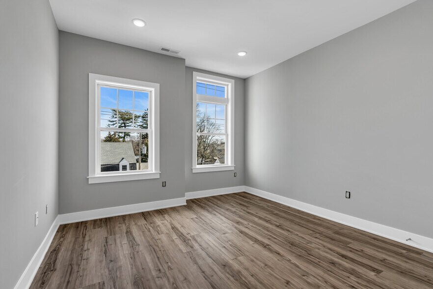 More Photos Of 33 Union Ave, Manasquan Apartments For Sale