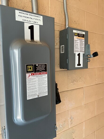 More Photos Of 100 N Main St, Corsicana Office Residential For Sale