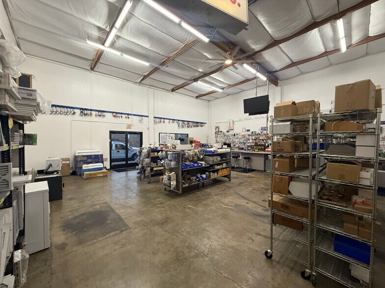 More Photos Of 2416 X St, Sacramento Warehouse For Lease