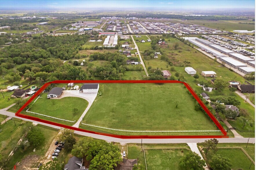 More Photos Of 17810 County Road 125, Pearland Flex For Sale
