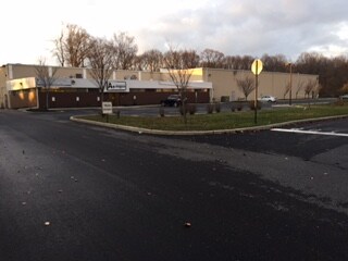 More Photos Of 8 Timber Ln, Marlboro Manufacturing For Lease