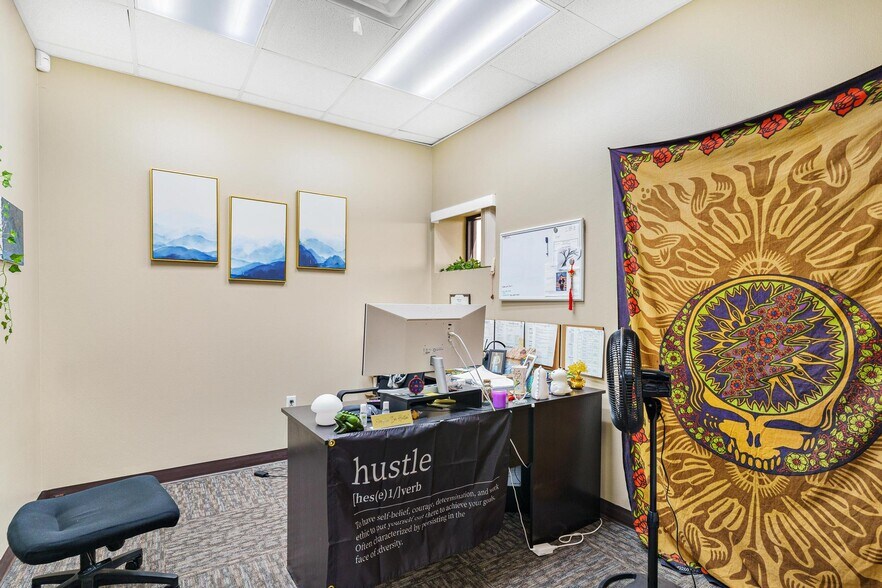 More Photos Of 1904 Thomas Ave, Leesburg Office For Lease