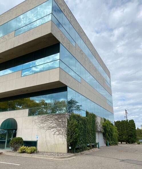 More Photos Of 941 Hillwind Rd NE, Minneapolis Medical For Sale