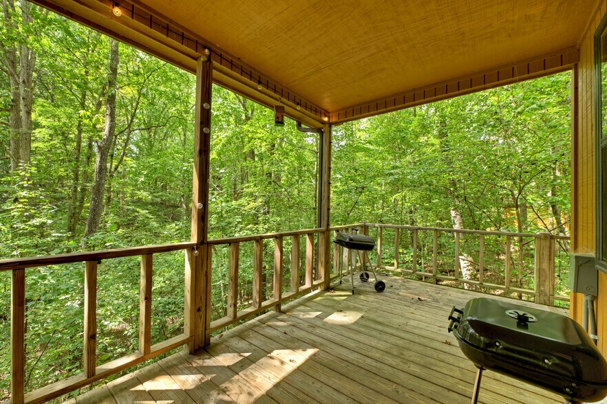 More Photos Of 77 Alpine Way, Blairsville Hotel For Sale