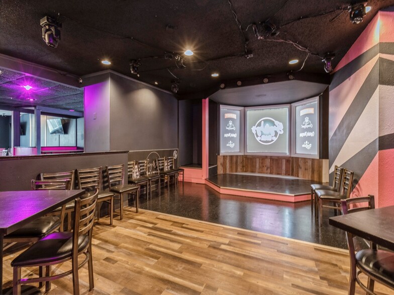 More Photos Of 6008 W Lincoln Way, Ames Restaurant For Sale