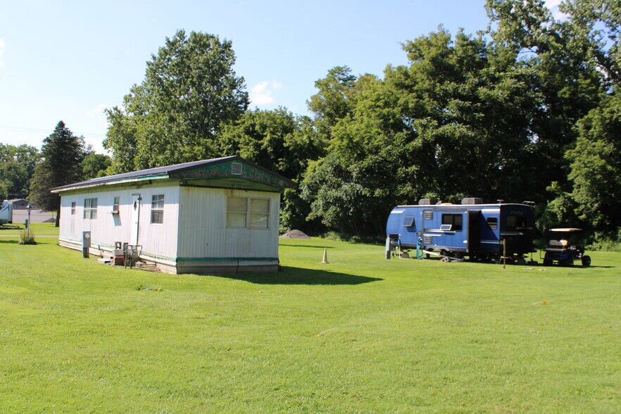 More Photos Of 47 S Genesee St, Fillmore Manufactured Housing Mobile Home Park For Sale