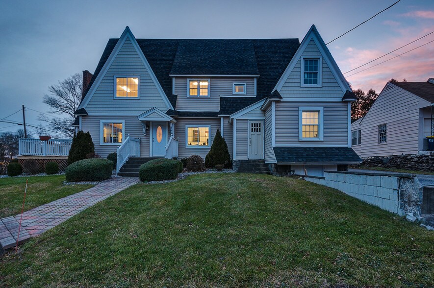 More Photos Of 4902 W Genesee St, Camillus Office For Sale