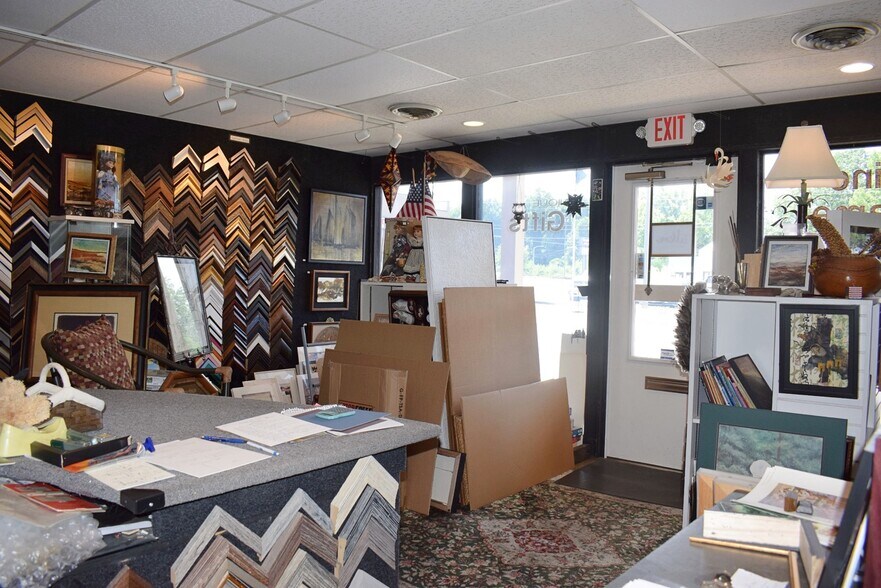 More Photos Of 3110 Wade Hampton Blvd, Taylors Storefront For Sale
