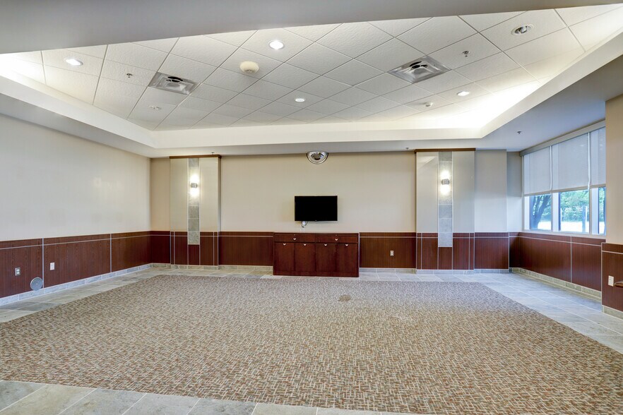 More Photos Of 505 Graham Dr, Tomball Hospital For Sale